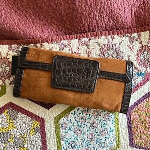 Perfect Fall/Winter Clutch Purse Wallet w/ Optional Strap— never worn!